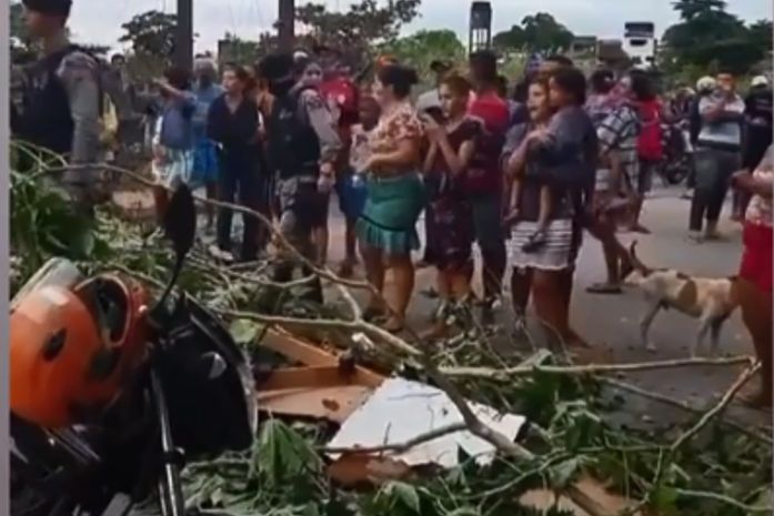 Após protesto de moradores, fornecimento de energia foi normalizado.