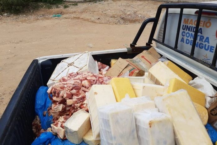 Vigilância Sanitária apreende mais de quatro toneladas de produtos impróprios para consumo