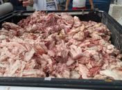 Vigilância Sanitária apreende quase uma tonelada de alimentos estragados na parte alta de Maceió
