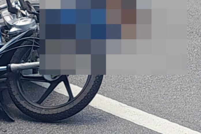 Mulher perde o controle da moto e morre atropelada por caminhão em Maceió