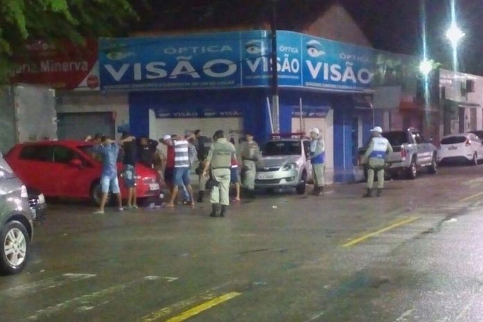 Motoristas são presos flagrados em Operação Lei Seca