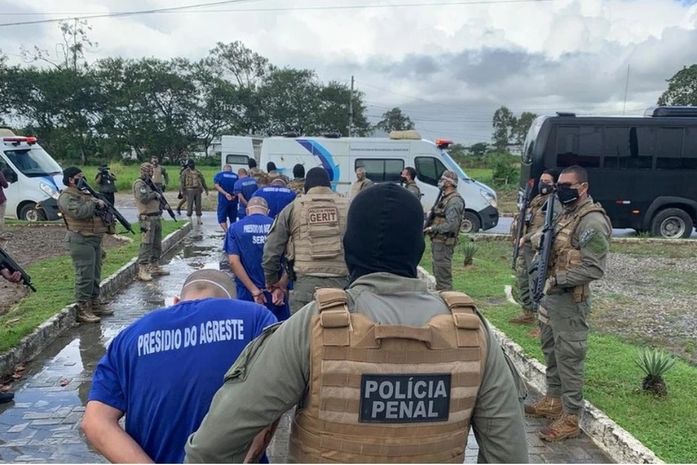 Presos da operação Flashback II são transferidos para o para Presídio do Agreste