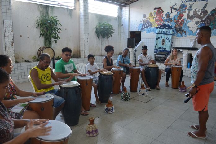 Afoxé Odô Iyá promove oficinas gratuitas de canto, dança e percussão