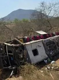 Acidente com romeiros em São José da Tapera: seis sobreviventes seguem internados em hospitais de AL