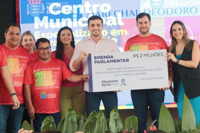 Alexandre Ayres garante R$ 2 milhões em emendas parlamentares para tratamento de autistas