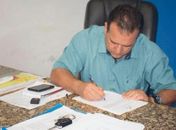 Prefeito de Paripueira corta o próprio salário na pandemia do coronavírus