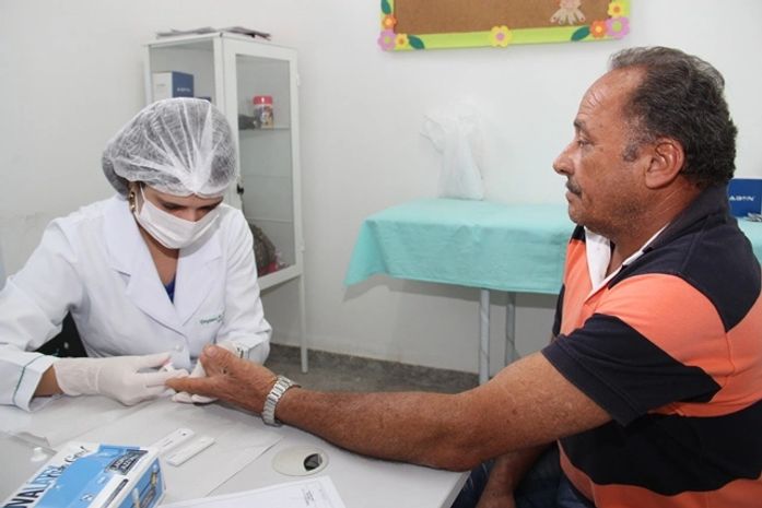 Novembro Azul: homens têm atendimento especial no 4º Centro de Saúde