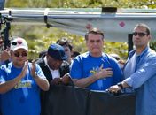 Jair Bolsonaro participa da Marcha para Jesus em Brasília