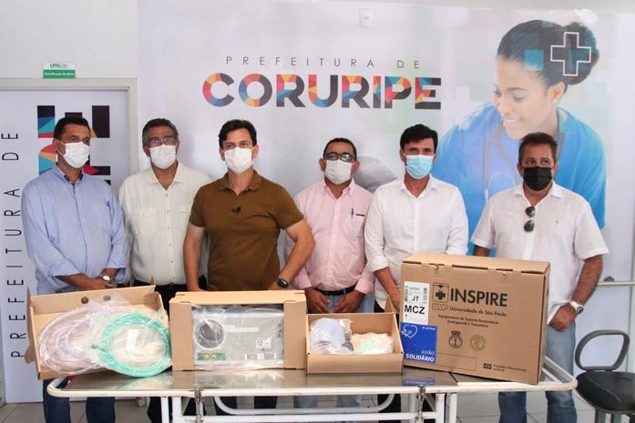 Marlan Ferreira Presidente da FECALAGOAS realiza entrega de respiradores em Coruripe