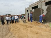 Teófilo e equipe técnica realizam visita à obra da UPA