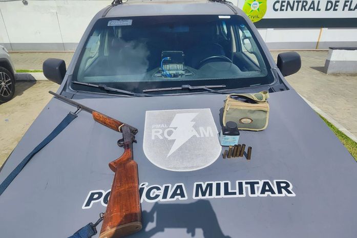 PM apreende três armas de fogo e combate desmanche irregular de motocicletas