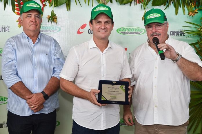 Prefeito Marcelo Beltrão é homenageado durante inauguração da nova sede da Asprovac