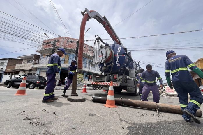Mutirão de limpeza retira mais de 46 toneladas de entulhos de rua na Ponta Grossa