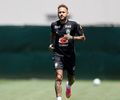 Neymar vai a campo pela primeira vez em treino da seleção brasileira