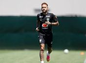 Neymar vai a campo pela primeira vez em treino da seleção brasileira