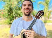 Salomão Miranda Apresenta o Show Verde-Cavaquinho, traduzindo sentimentos sombrios em cores e sons de esperança