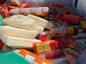 Mais de 170kg de alimentos estragados são apreendidos pela Vigilância Sanitária em estabelecimentos no bairro do Jacintinho