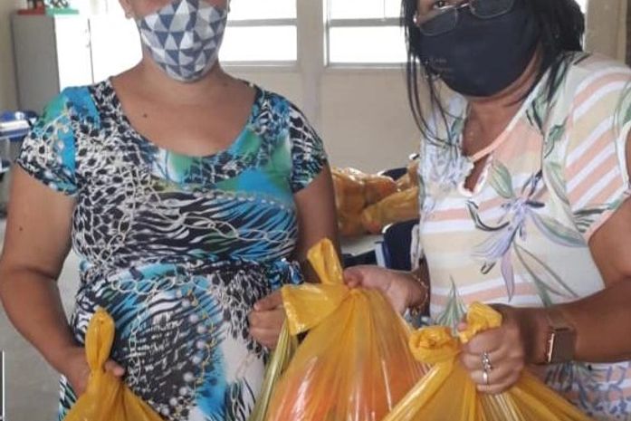 Prefeitura de Santana do Mundaú entrega novos 1.878 kits de gêneros alimentícios para alunos da rede municipal