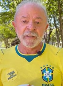 Na estreia do Brasil na Copa, Lula cobra raça da Seleção e pede: "Joguem com a alma"