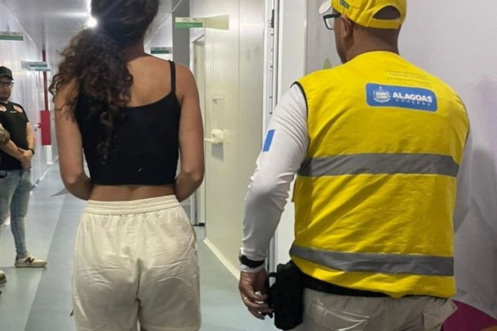 Turista da Sérvia é socorrida após passar mal na Ponta Verde, em Maceió