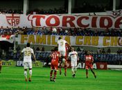 Estreante marca nos acréscimos e CRB bate o líder Fortaleza no Rei Pele