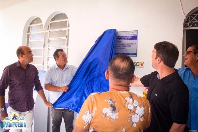 Prefeito Haroldo e vice Alexandre Mendonça entregando a nova sede do SCFV