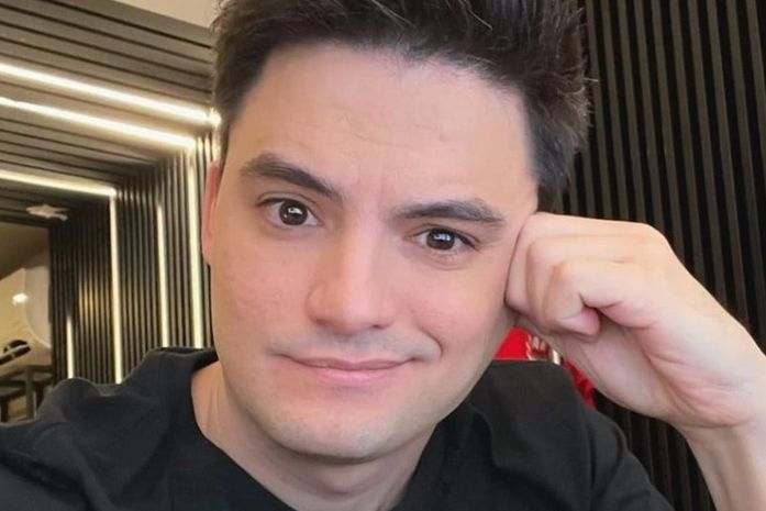 "Não pode opinar sobre política", ironiza Collor após erro de Felipe Neto sobre a grafia do cuscuz