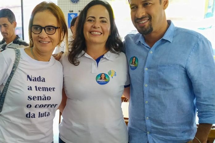 Café reforçado: Rodrigo Cunha sela apoio a Fabiana em panificadora no centro da cidade