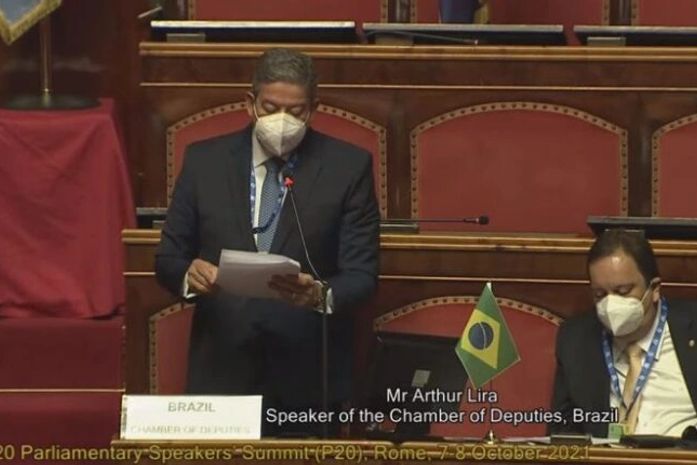 Na Itália, Lira diz que o mundo comprou uma "narrativa complicada" sobre o Brasil