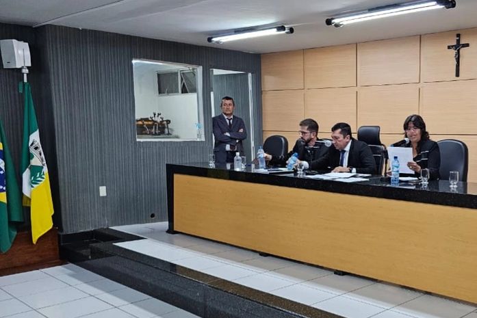 Rogério Nezinho preside sessão da Câmara, e marca eleição da Mesa Diretora para esta sexta (19)