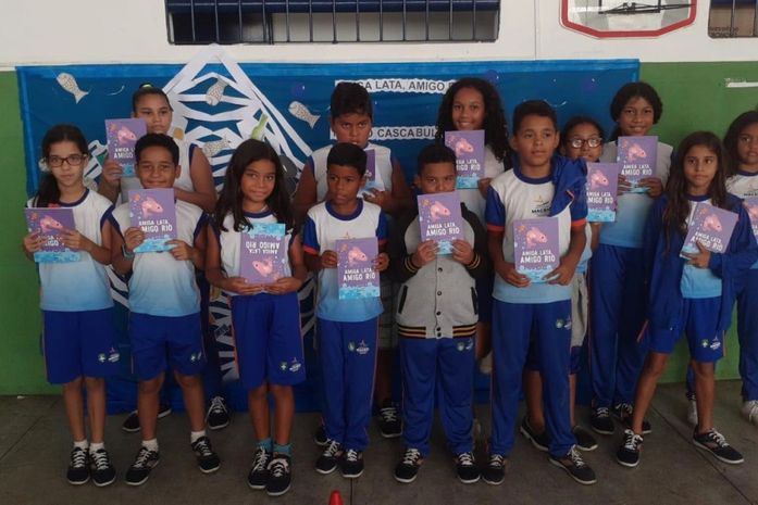 Visita de autor infantojuvenil a escolas marca fim de projeto de incentivo à leitura