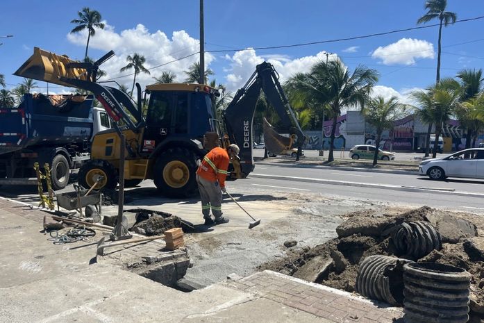 Obra de drenagem interdita parcialmente Av. Industrial Cícero Toledo, no Jaraguá