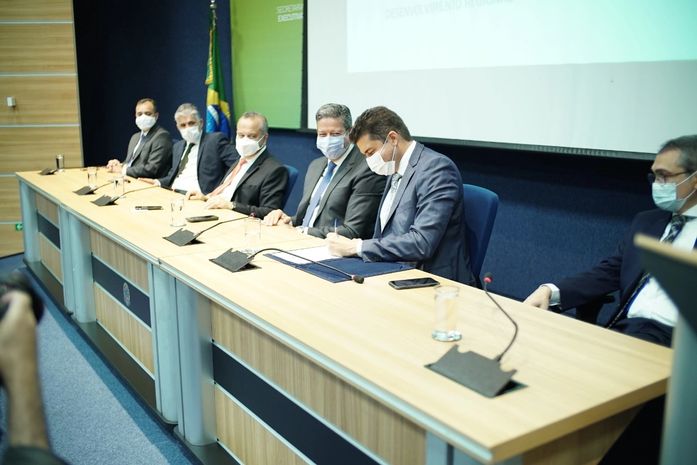 Obras do de Frente Pra Lagoa serão retomadas, anuncia prefeito Rui Palmeira