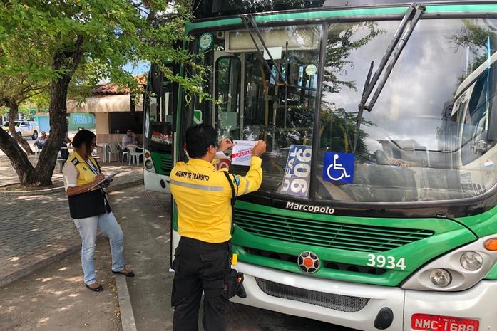 Operação Catraca Alta: SMTT lacra dez ônibus por não apresentarem mudanças determinadas em portaria