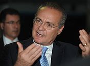 “O PMDB não pode repetir a velha política na relação com o governo e com o PT”, disse Renan