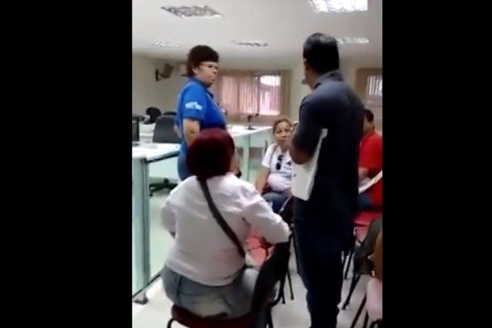 Vereador Márcio Santos (PSD) agride servidor durante protesto na Câmara de Rio Largo
