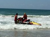 Cinco afogamentos são registrados na praia do Francês neste domingo