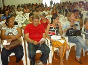 Servidores travam a educação e vão as ruas denunciar prefeito