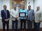Técnico do CSA recebe título de Cidadão Honorário de Maceió