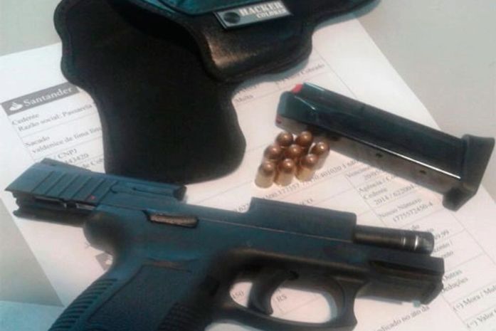 Pistola é encontrada em banheiro do aeroporto