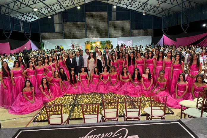 Sonho de Menina: Prefeitura de Santana do Mundaú promove festa para 45 debutantes