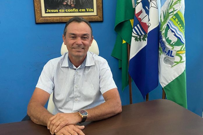 Prefeitura de Anadia antecipa 13º salário dos servidores