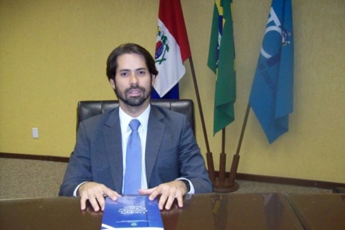 Procurador de Contas Pedro Barbosa Neto