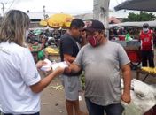 Ações educativas e distribuição de máscaras são intensificadas nas feiras livres de Arapiraca 
