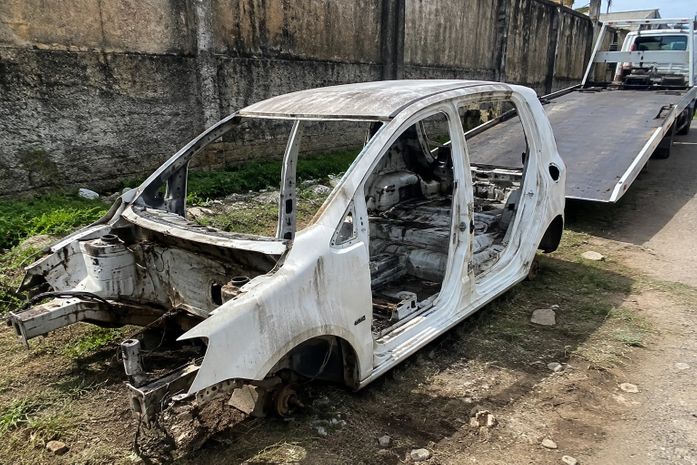 Veículo roubado é localizado completamente desmontado em Maceió