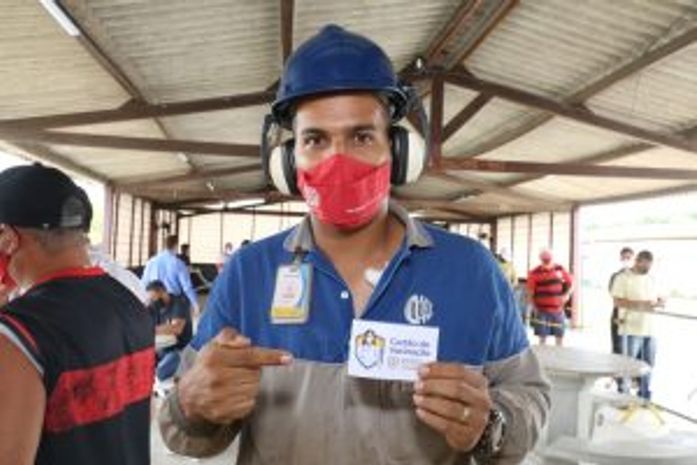 Prefeitura inicia 2ª dose de vacinação em cerca de 3 mil trabalhadores, no Polo Industrial