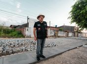 Prefeito Gilberto Gonçalves fiscaliza obras de pavimentação no Parque dos Eucaliptos em Rio Largo