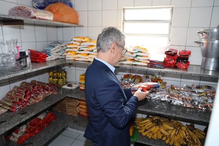 MP identifica alimentos fora de validade e danos estruturais durante fiscalização em escolas de AL