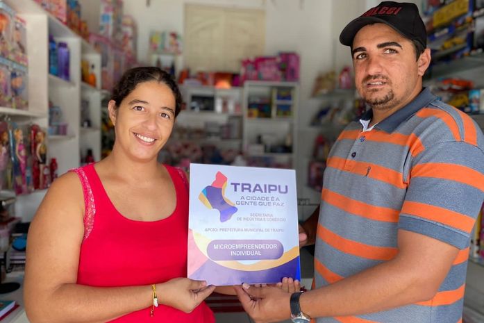 Microempreendedores e autônomos de Traipu beneficiados com auxílio recebem visita da Secretaria de Indústria e Comércio
