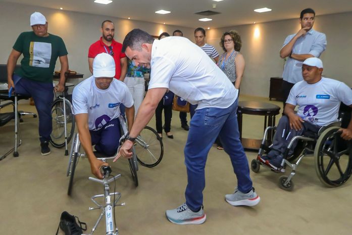 Paratletas recebem cadeiras de rodas de alta performance do Governo de Alagoas
